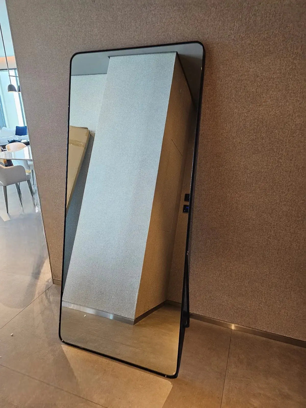 Black Rectangular Shape Aluminium Floor LED Mirror Luxury Casa