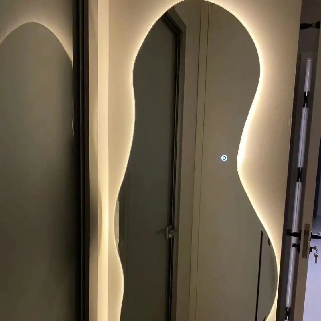 Irregular Shape Mirror For Wall Hanging Luxury Casa
