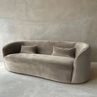 Curved Modern Sofa with Cushions – Elegant Contemporary Design Luxury Casa